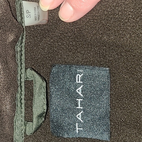 Tahari Green Quilted Vest with Diamond Pattern - Picture 2 of 9